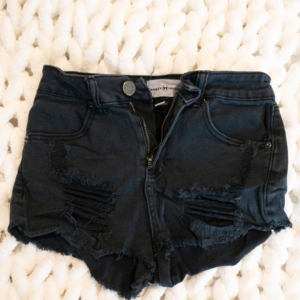 Ashley Mason Black Shorts Size 1